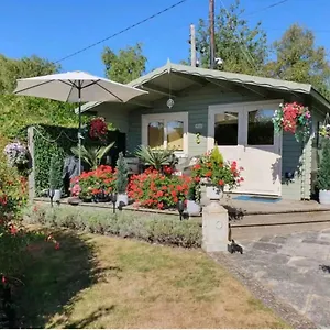 The Country Cabin Hideaway Apartment